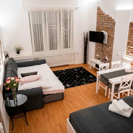 O&B Apartman Boedapest Buitenkant foto