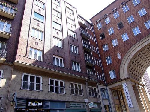 O&B Apartman Boedapest Buitenkant foto