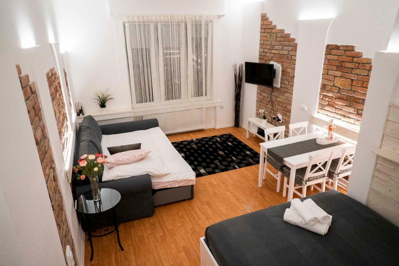 O&B Apartman Boedapest Buitenkant foto